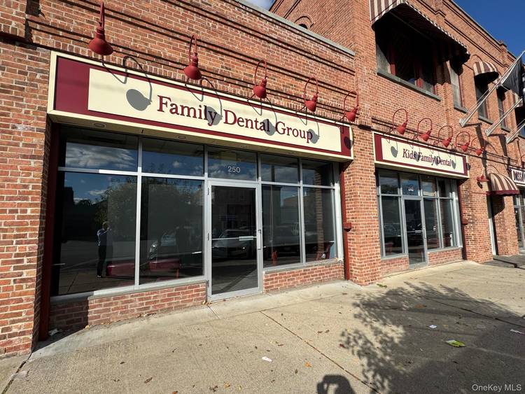 FOR LEASE PROFESSIONAL OFFICES.