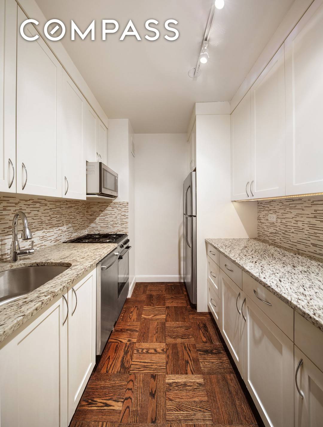 Nestled in Manhattan's Gold Coast, this renovated studio in the prestigious Brevoort combines luxury and convenience, just steps from the vibrant culture, dining, and entertainment of Greenwich Village.