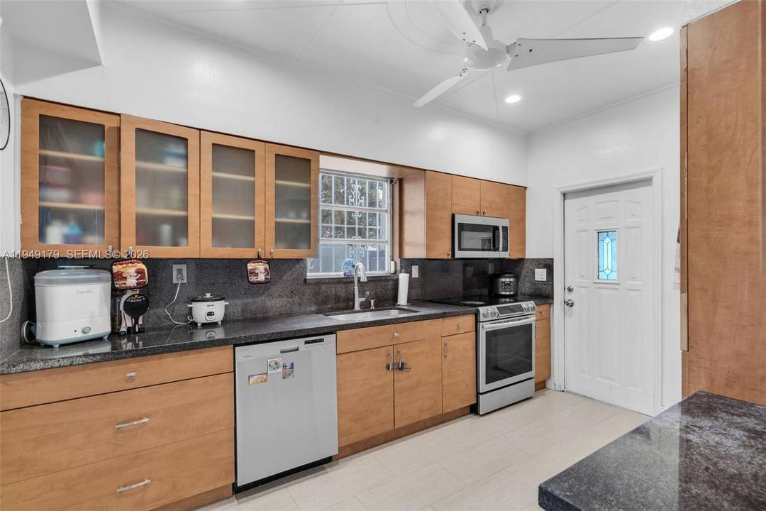 Home in a prime central Miami location !