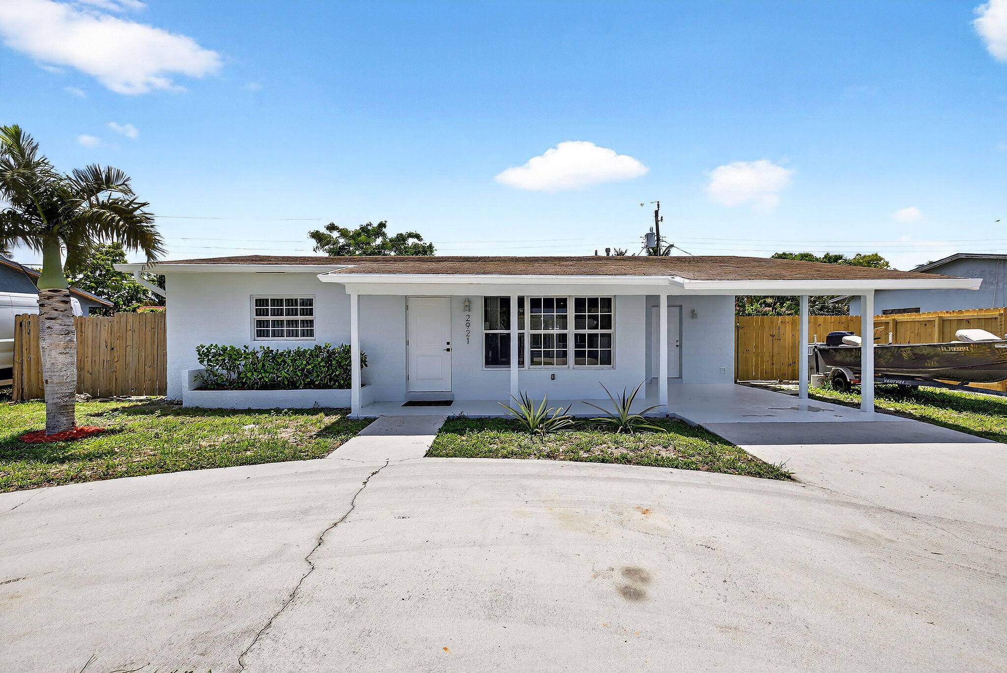 Charming 2 Bedrooms 2 Bath home with option of 3rd bedroom Office, Located in the desirable EAST Pompano Beach area, This well maintained home features tile flooring throughout and laminate ...