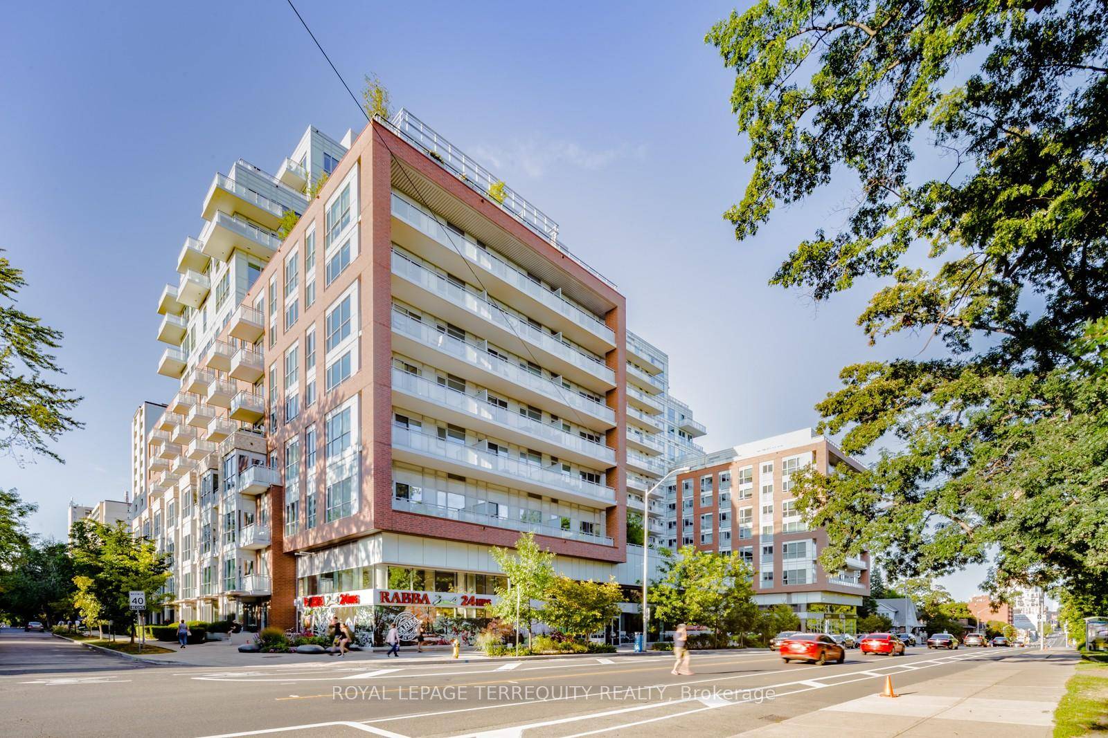 Beautiful 1 Bedroom Suite in the Heart of High Park !