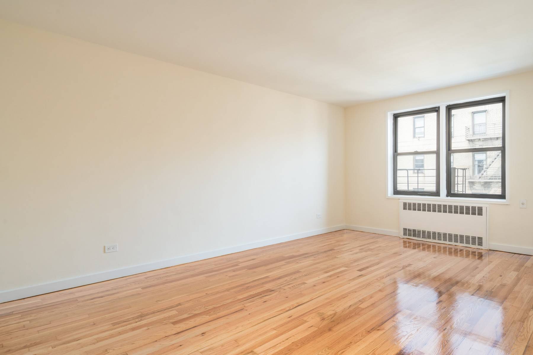 This lovely one bedroom, one bath condo has been refreshed and is ready for move in !