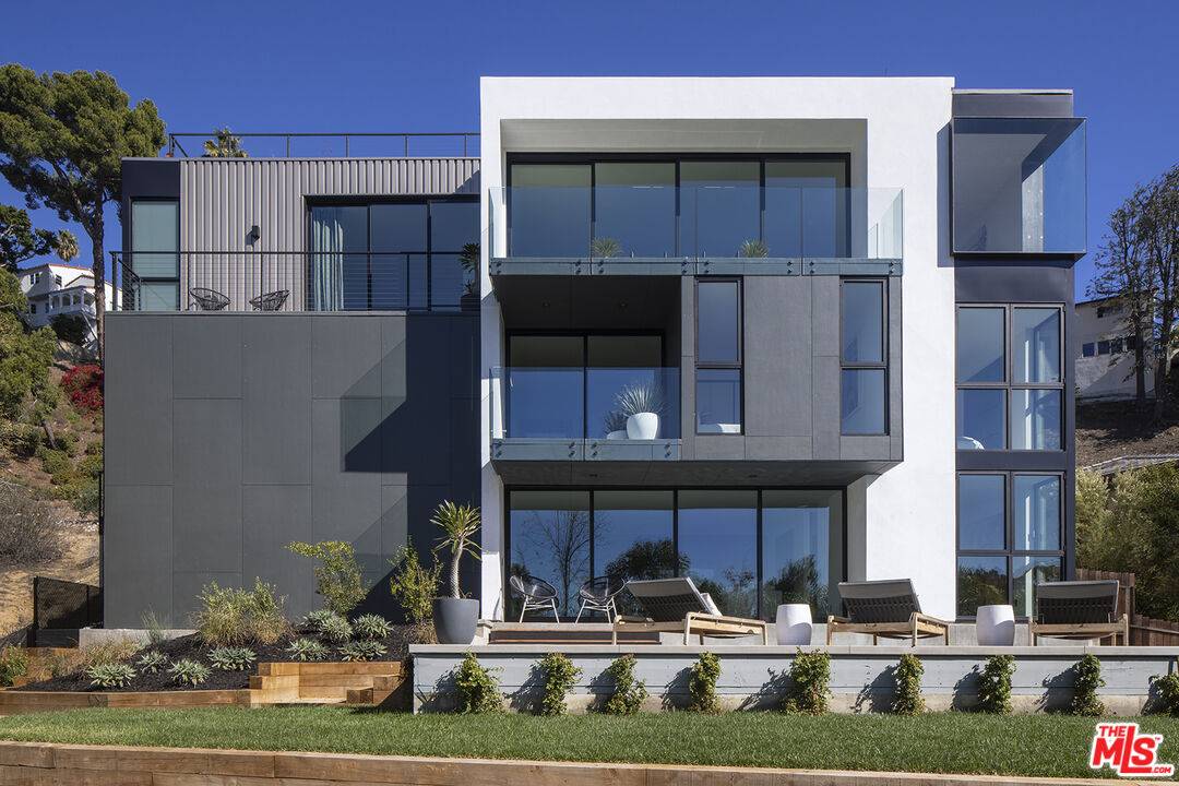 2635 Hargrave Dr 4BR Hollywood Hills East La