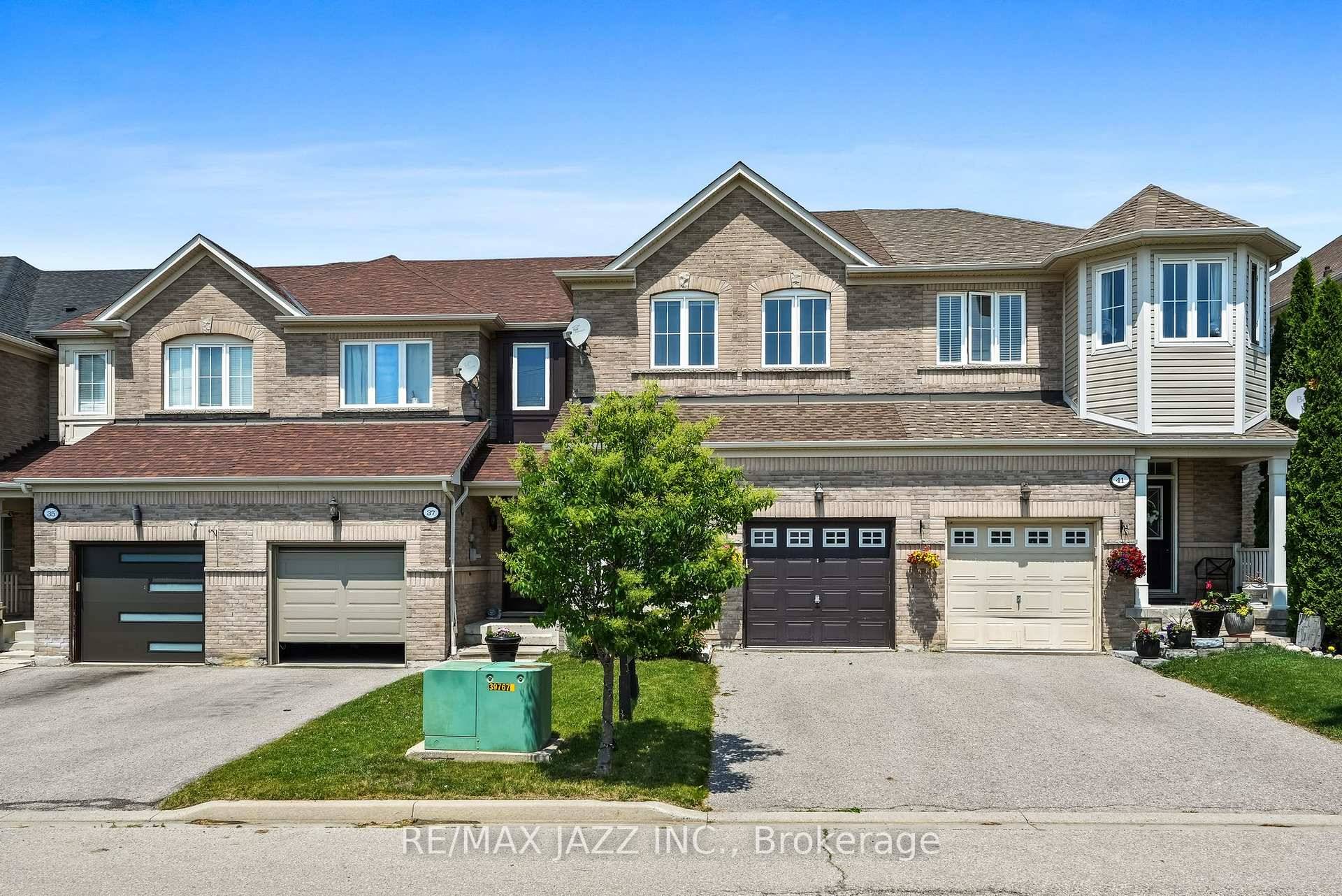 Welcome to 39 Silverwood Circle, located in the vibrant and family friendly Central East Ajax.