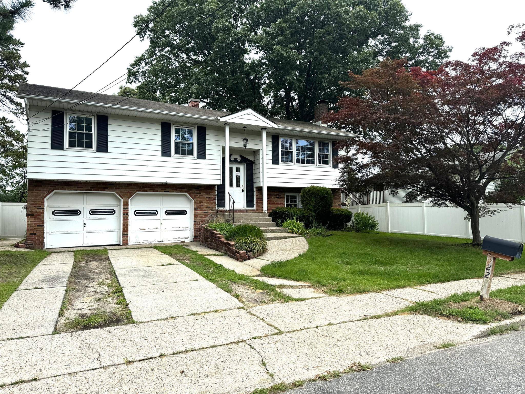 This Hi Ranch home has so much to offer.
