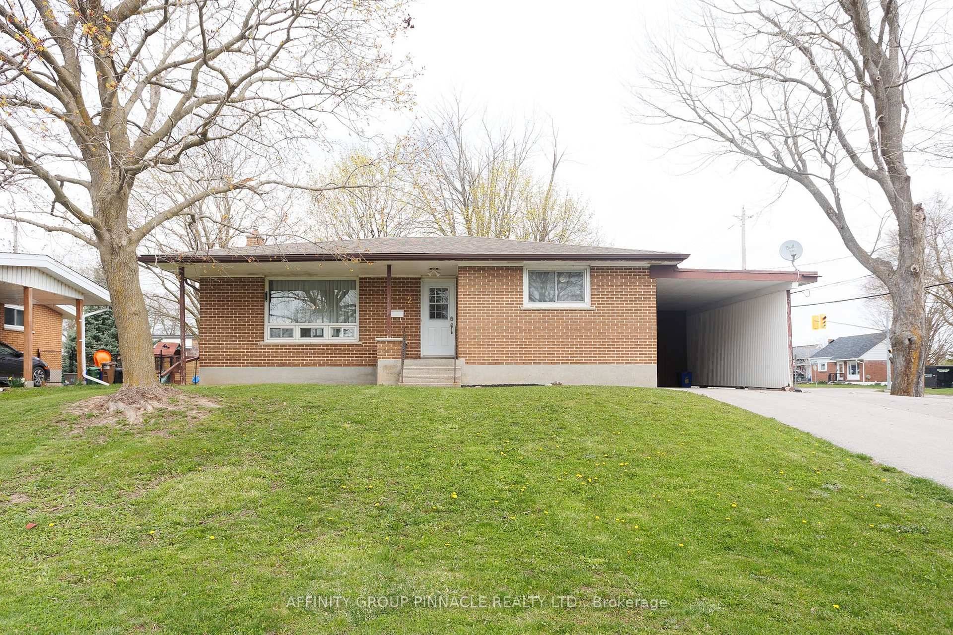 Welcome to 2 Maple Cres in Lindsay.