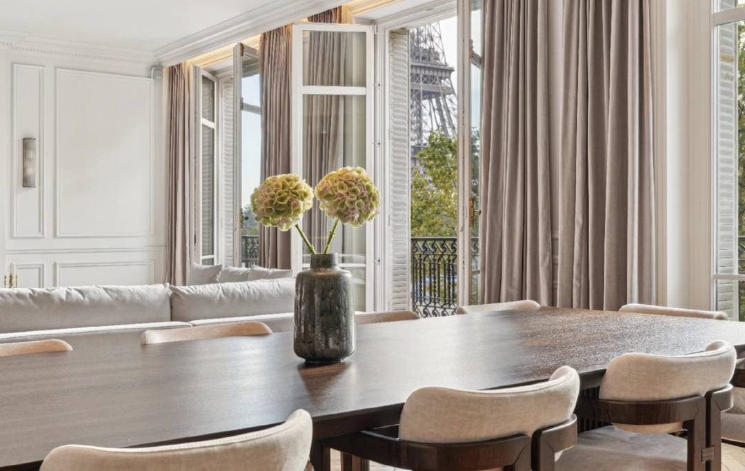 Paris XVIe – Amazing views of the Eiffel Tower and the Seine