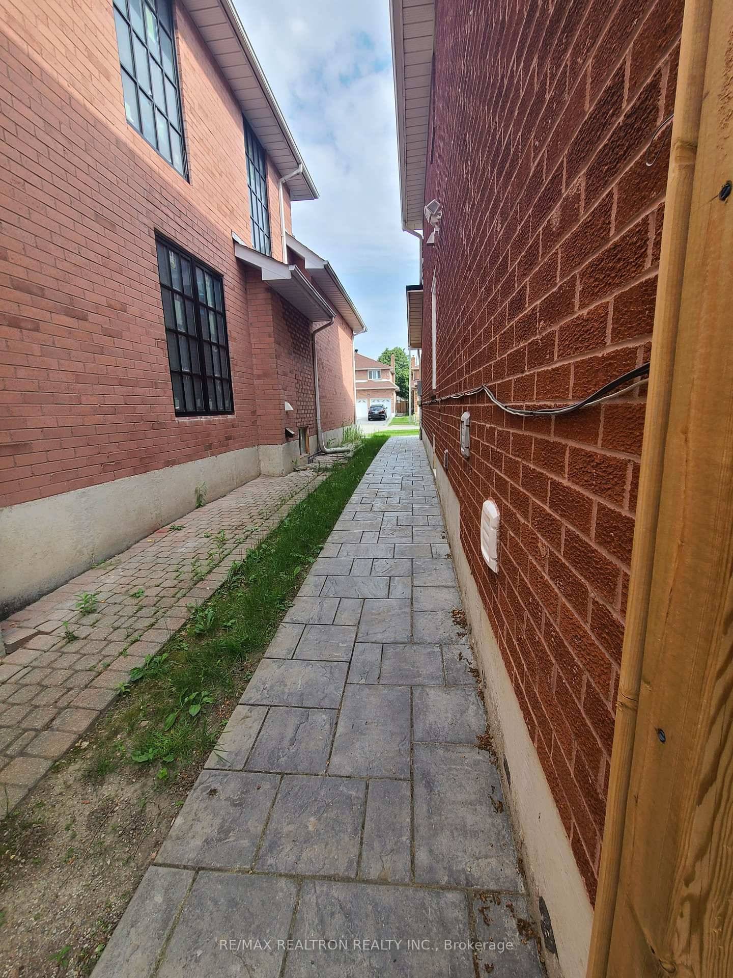 All Utilities Included 1 Parking 1 Bedroom 1 Bathroom In the Heart Of Richmond Hill.