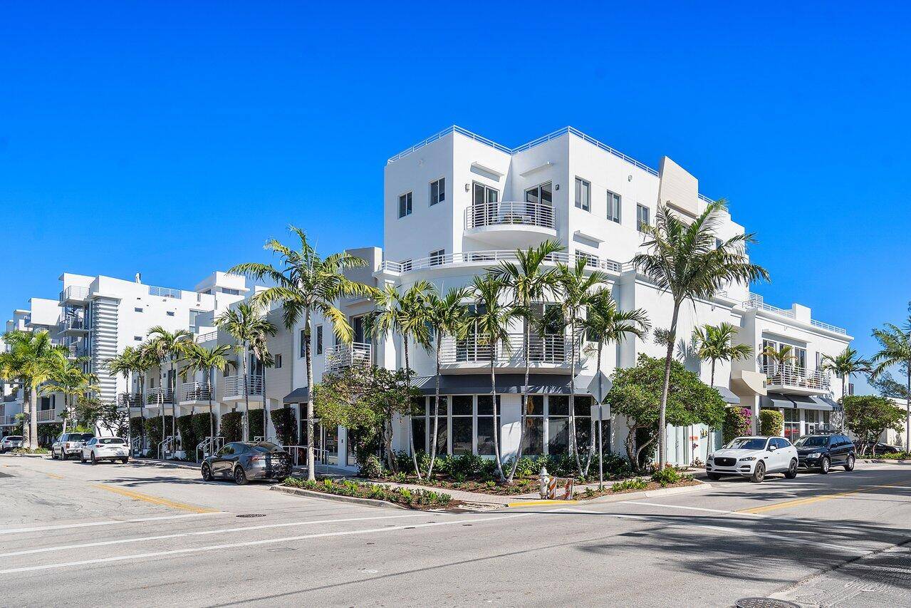 169 SE 1st Ave is what downtown living in Delray Beach is all about !
