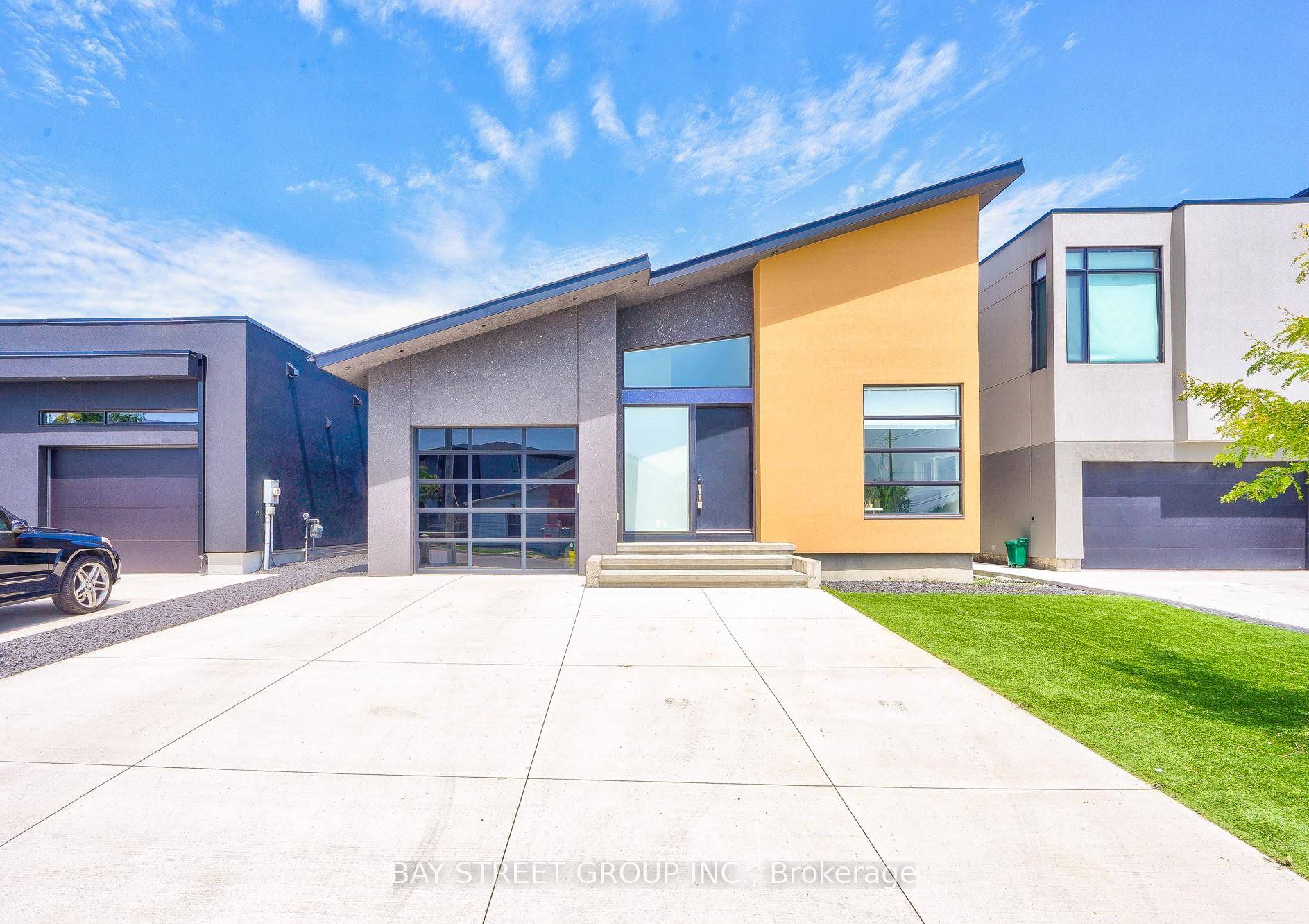 Welcome home to 4 Beamer Court, a stunning contemporary custom built home.