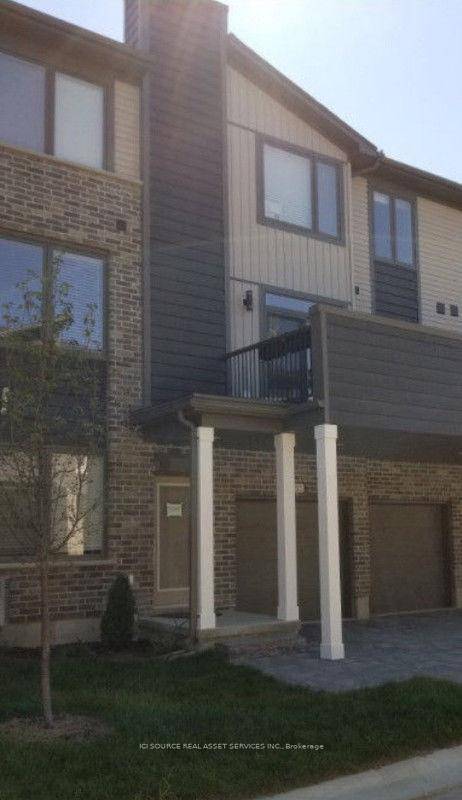 Welcome to this bright and beautifully appointed three storey condo nestled in the heart of Hyde Parkone of Northwest Londons most convenient and family friendly neighborhoods.