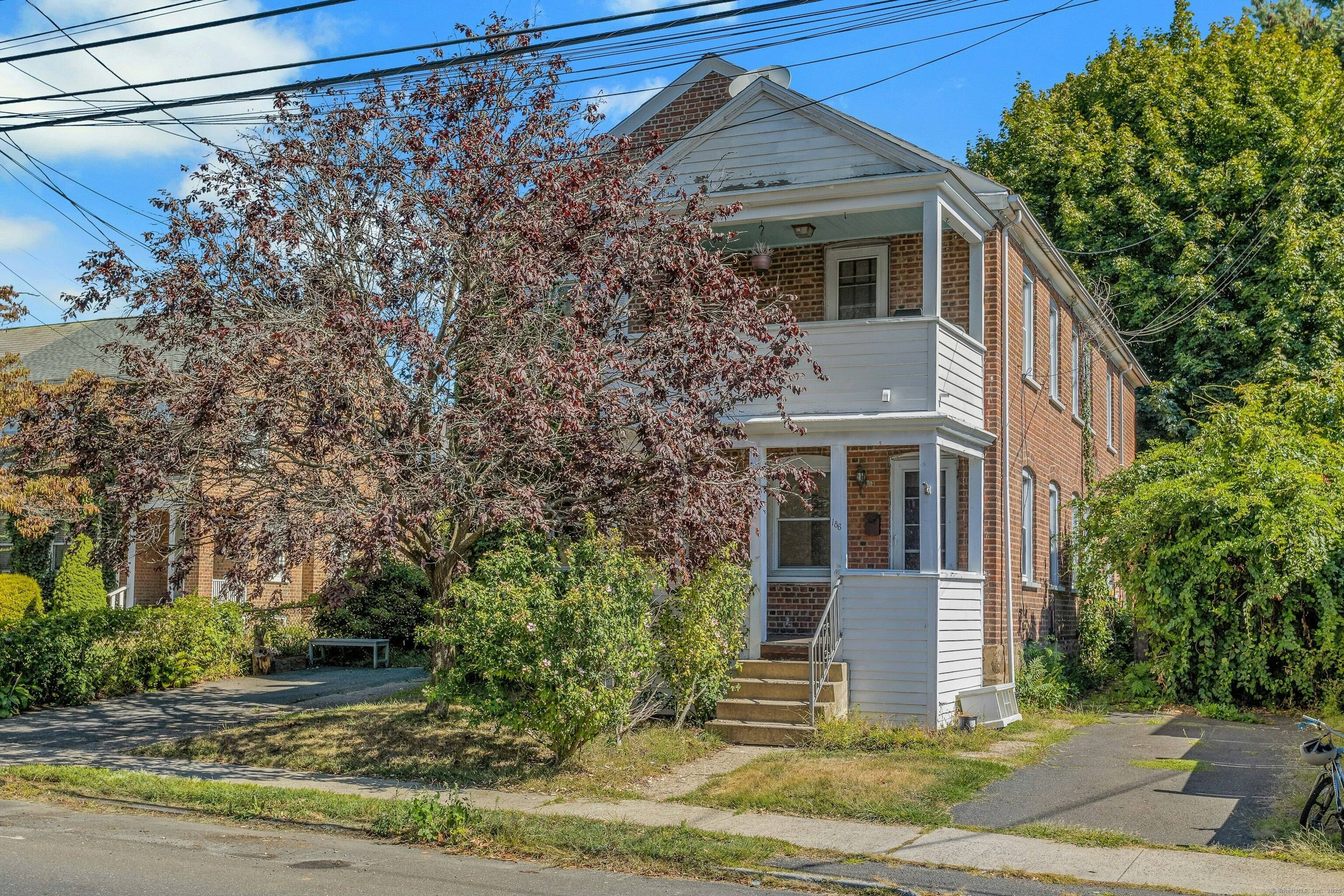 RARE 3 FAMILY ! Calling all Investors and Creative Visionaries !