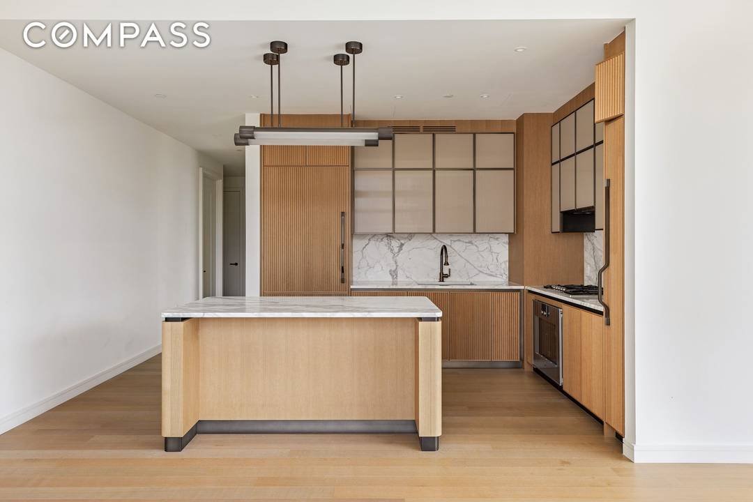 Residence 816 is a grand two bedroom, two and a half bath home with sweeping south and east exposures overlooking a newly planted blockfront park along the High Line.