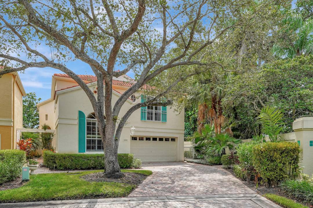 ANNUAL OR SEASONAL RENTAL this beautifully furnished home with 3 bedrooms, 2.