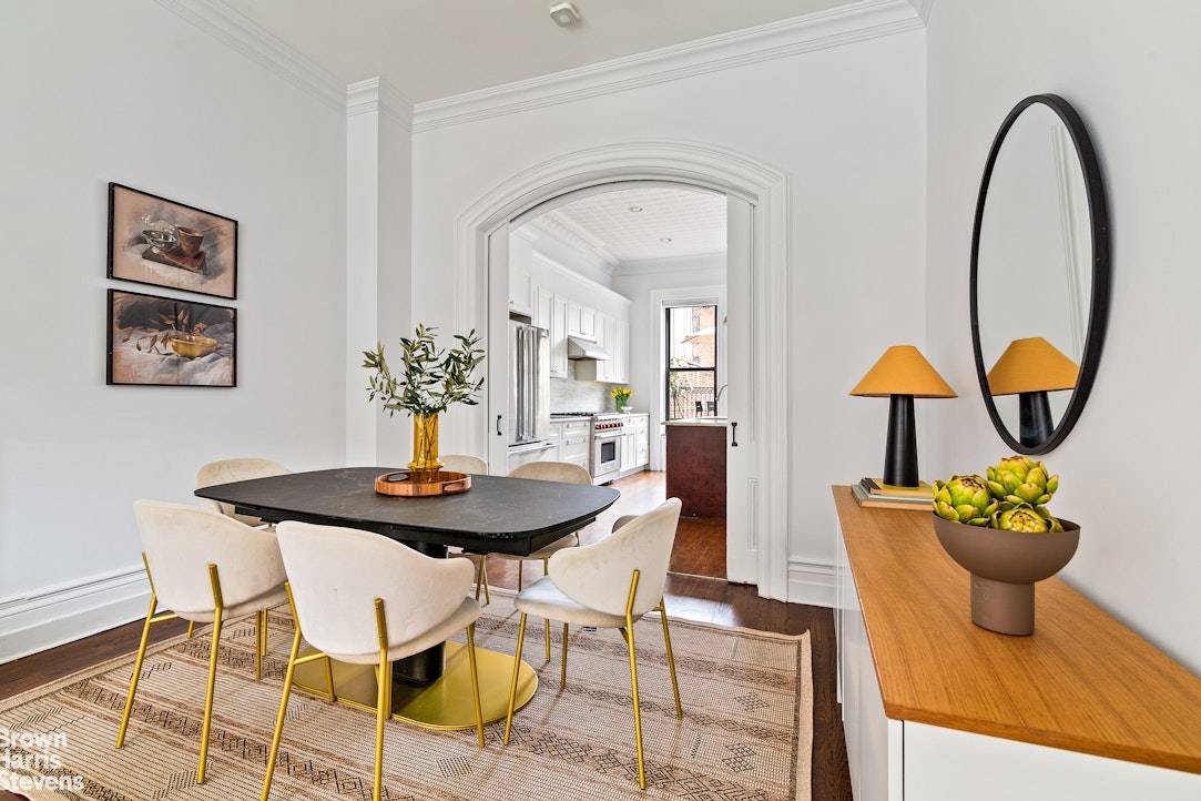 423 7th StreetThis pristine four story, two family, Italianate brownstone situated in the heart of Park Slope has been immaculately renovated to wed classic charm with the comforts of modern ...