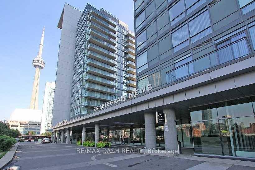 Available partially Furnished, 1 Bedroom Den Unit With 1 Parking And Locker Located At Front And Spadina Easy Access To Major Highways Qew amp ; Dvp, Ttc Stop At Door, ...