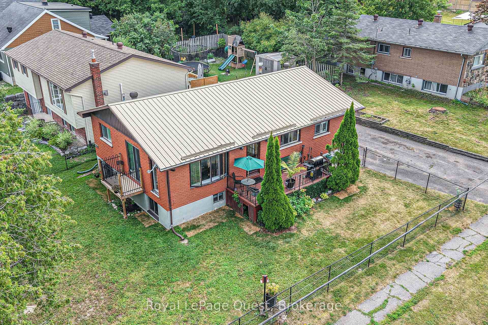 PRICE IMPROVEMENT.... Welcome to this solid 3 1 bedroom and a den, 2 bathroom home, ideally situated near parks, schools, and the beautiful waterfront.