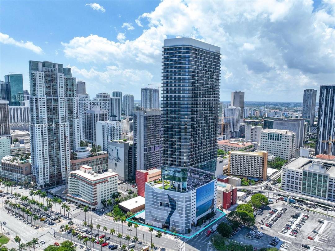 Experience Luxury Living At The Elser Condo Hotel !