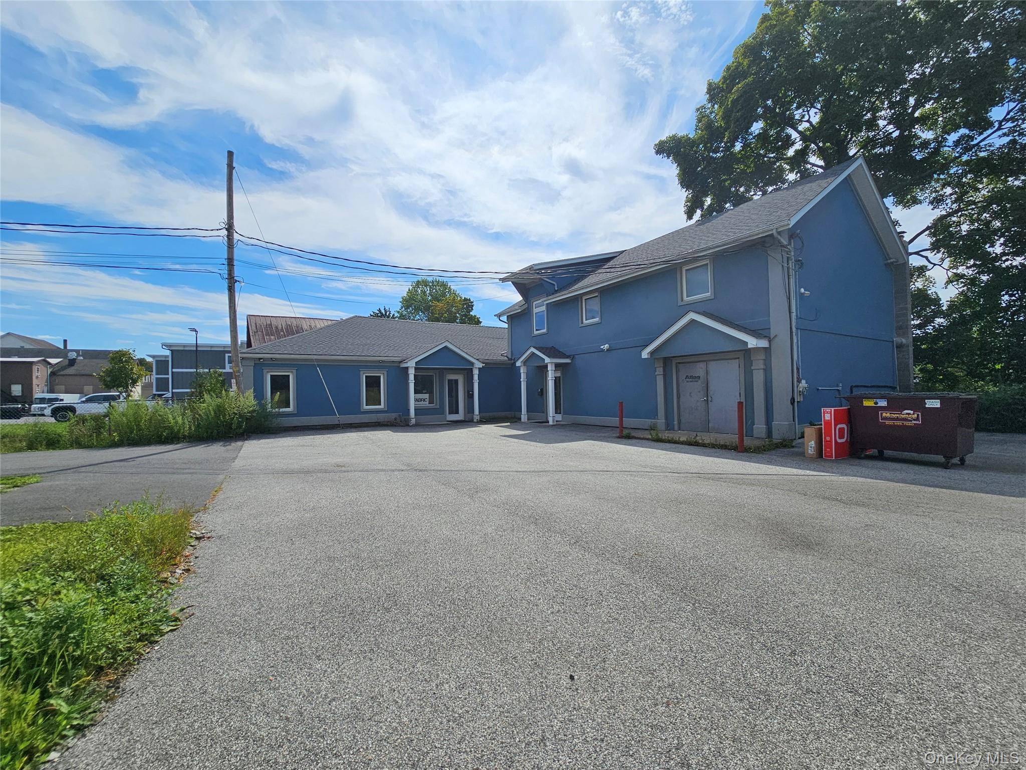 Village of Florida, beautifully updated flex space, 2, 871 sq ft, office or retail with showroom and warehouse type space.