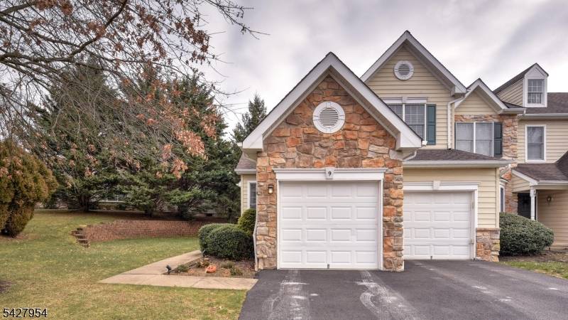 Great location in Patriot Hill !