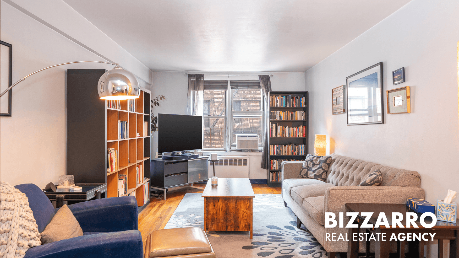 Sun Soaked 2BR with Dining area !