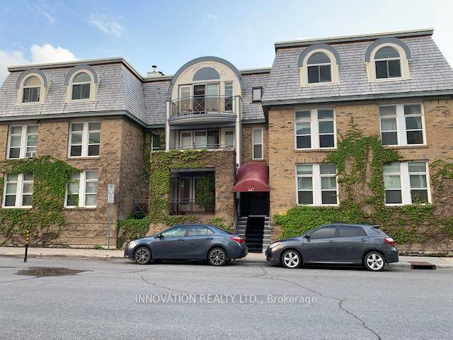 Welcome to St Andrews Court in Ottawa's amazing Byward Market.