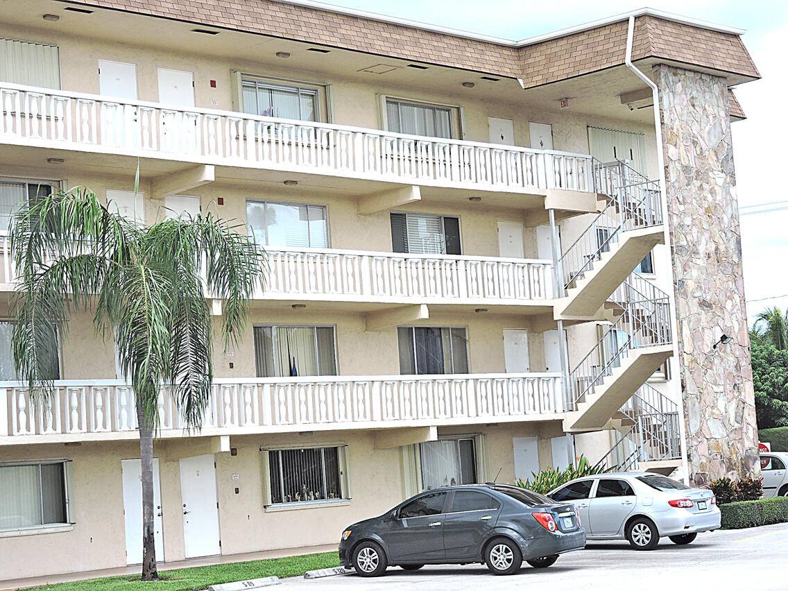 Come see this beautifully updated 1 bed 1.