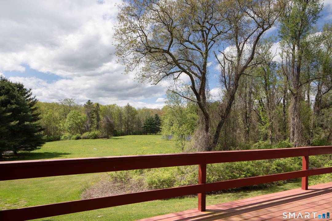 Positioned at the end of a private, winding drive on a premier Salisbury estate, this contemporary cottage offers a quiet and well appointed retreat.