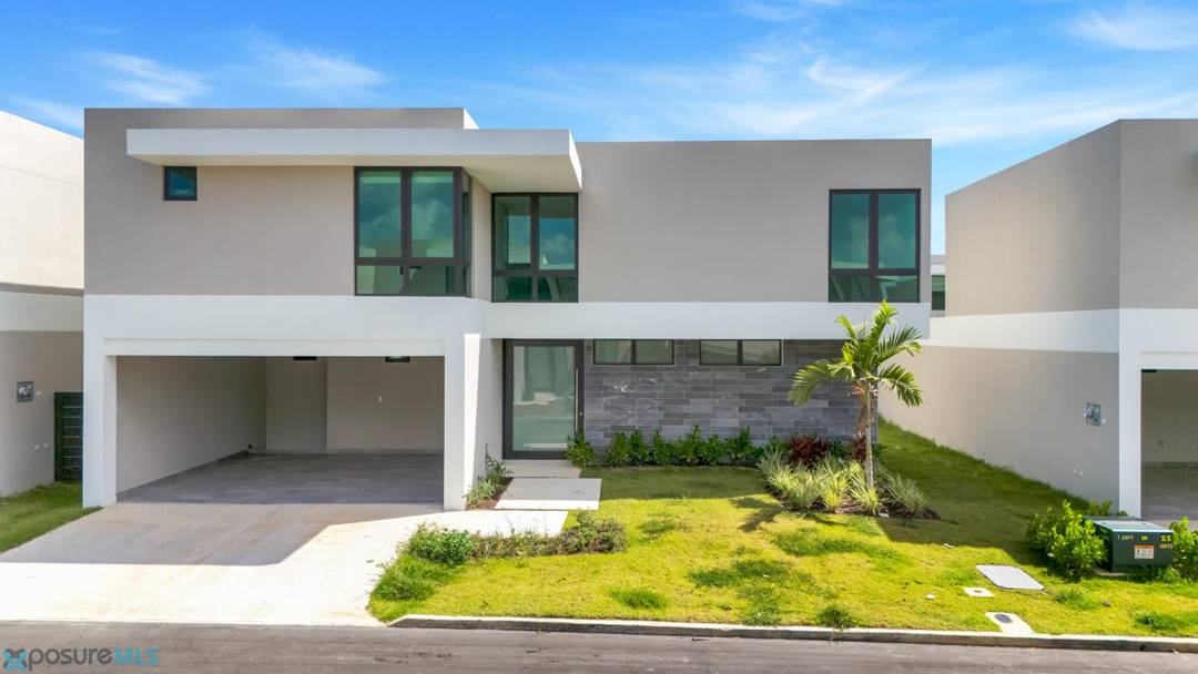 CALLE GALAPAGOS House Bayamon