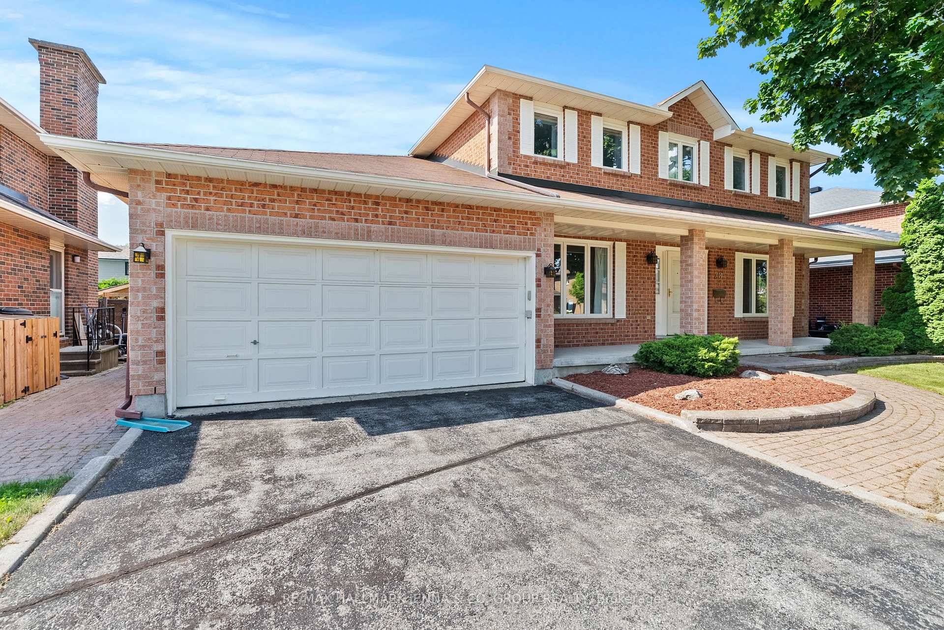 Step into this grand 2 storey Holitzner built Sandringham II model, nestled on a quiet street in the heart of Stittsville.