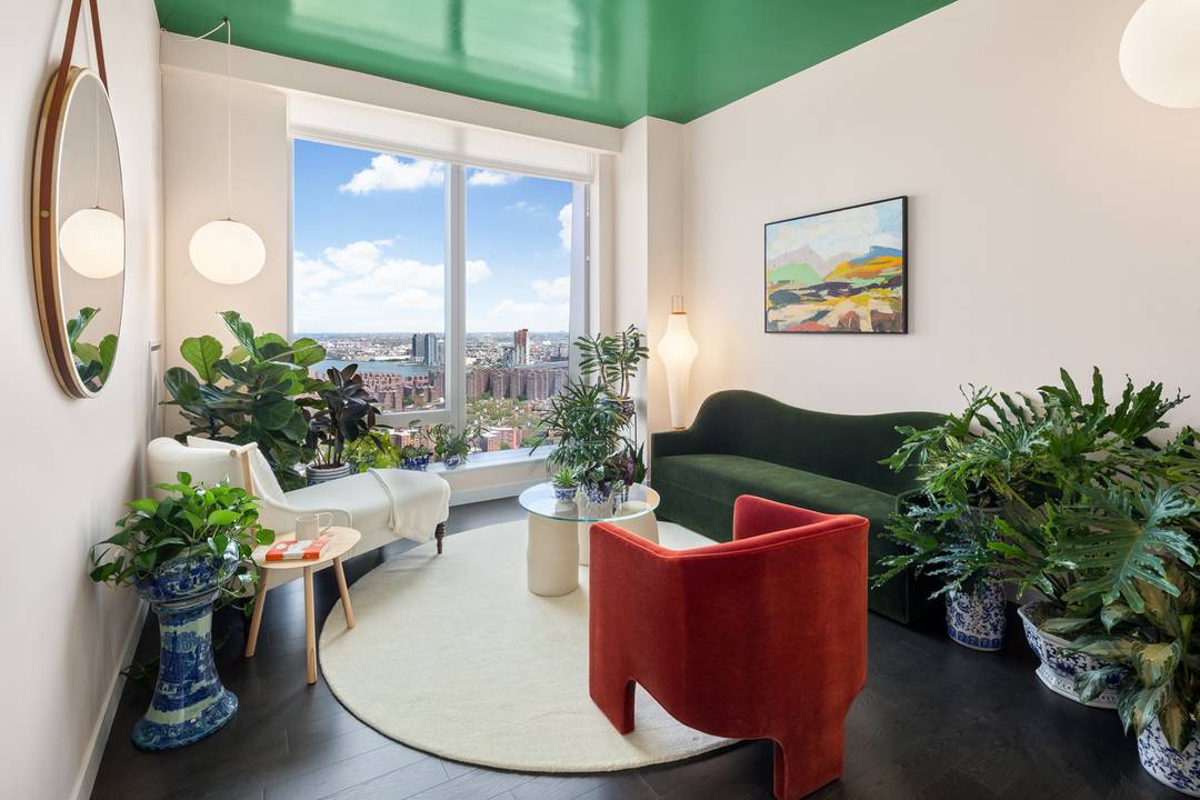 ONE MANHATTAN SQUARE OFFERS ONE OF THE LAST 20 YEAR TAX ABATEMENTS AVAILABLE IN NEW YORK CITY Residence 45F is a 722 square foot one bedroom, one bathroom with an ...