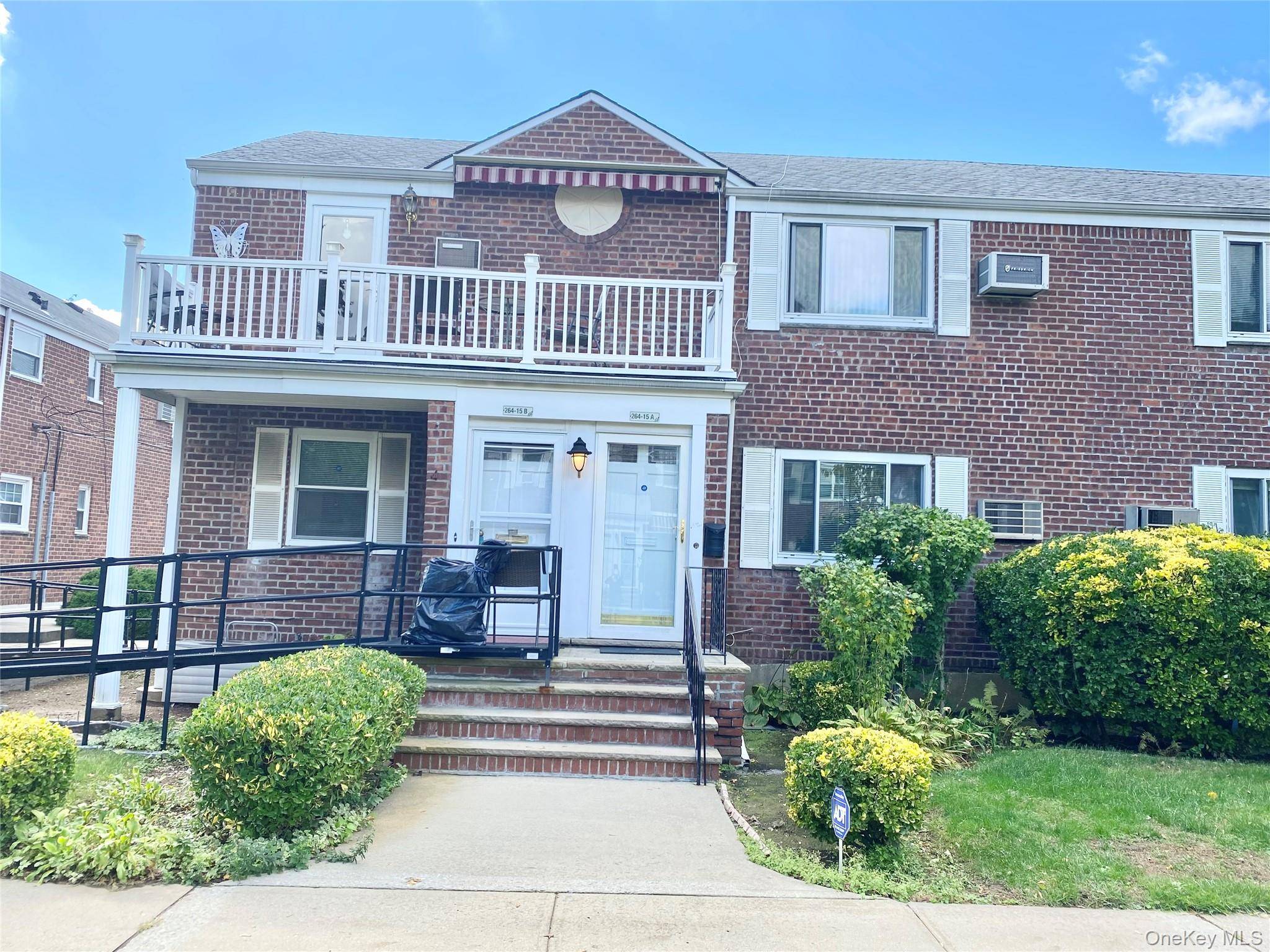 Beautiful 2 bedroom apartment on the first floor.