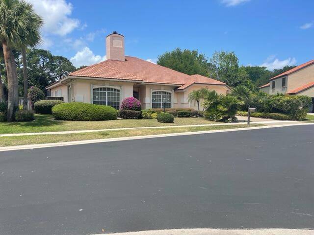 Welcome to Crystal Pointe !