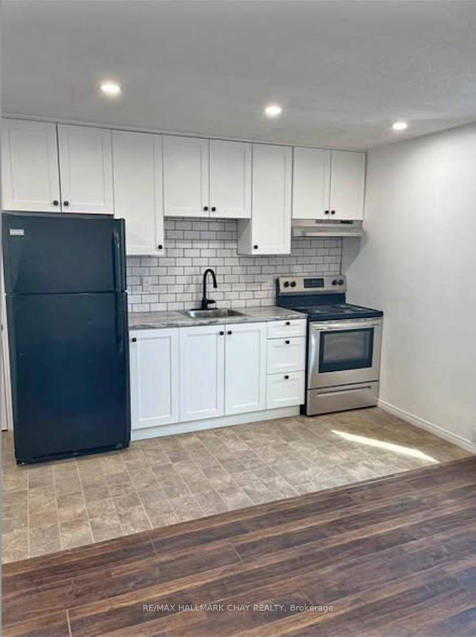 1 Bedroom Private Den apartment for Rent in Downtown Alliston !