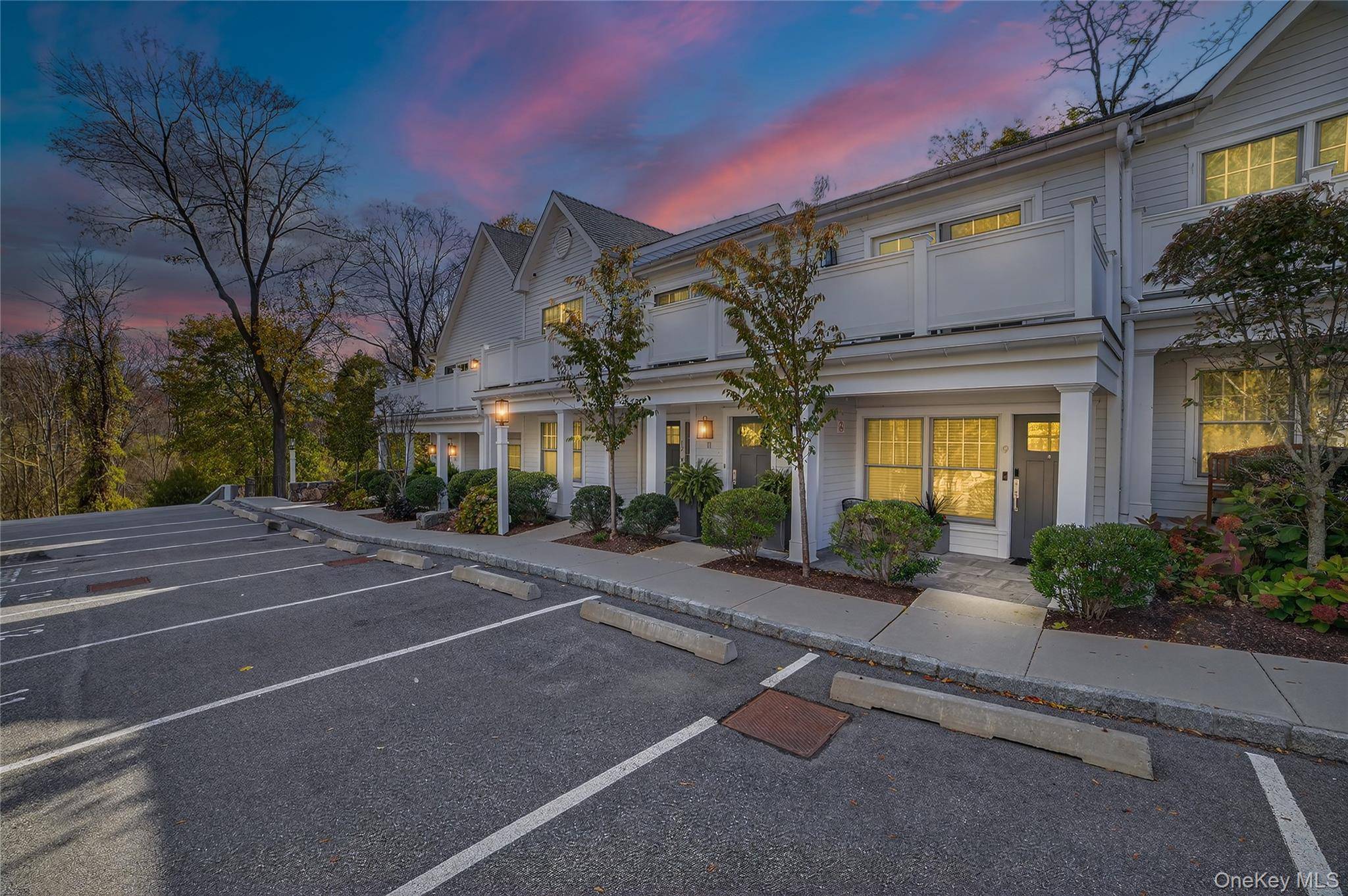 Turn key Beautiful condo in the Heart of Armonk.