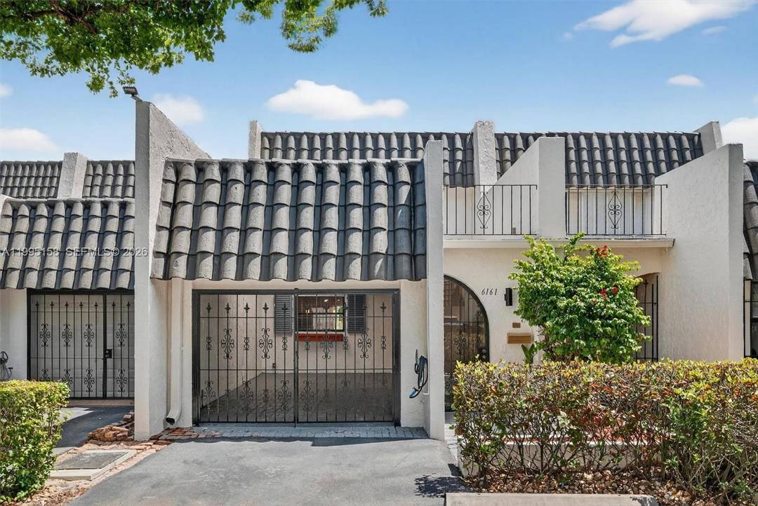 Hidden Valley A one of a kind Gated community of 100 town homes set upon a 23 acre former golf course.