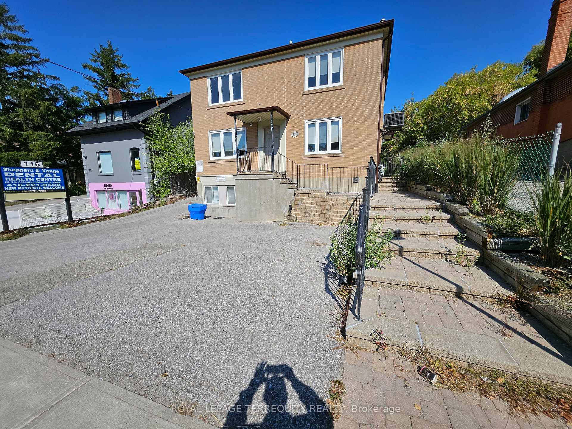 Office Space for Lease Yonge amp ; Sheppard Bright and well maintained second floor office space in a prime Yonge amp ; Sheppard location, situated above a dental office.