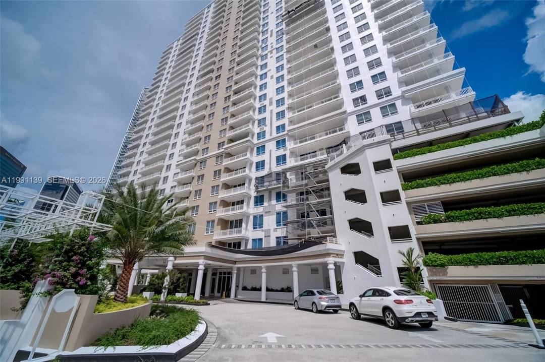 Residence 2502 at Brickell Key offers an exceptional opportunity to enjoy elevated island living at Courts Brickell Key.