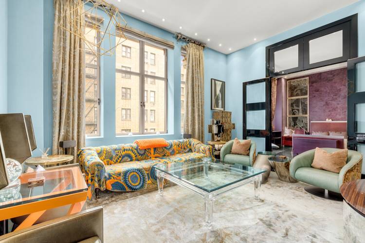 Chelsea Grand Loft Rental in Iconic Pre War CondominiumThis remarkable 1, 512 sq ft designer loft is located in one of Chelsea's most prestigious full service pre war condominiums a ...