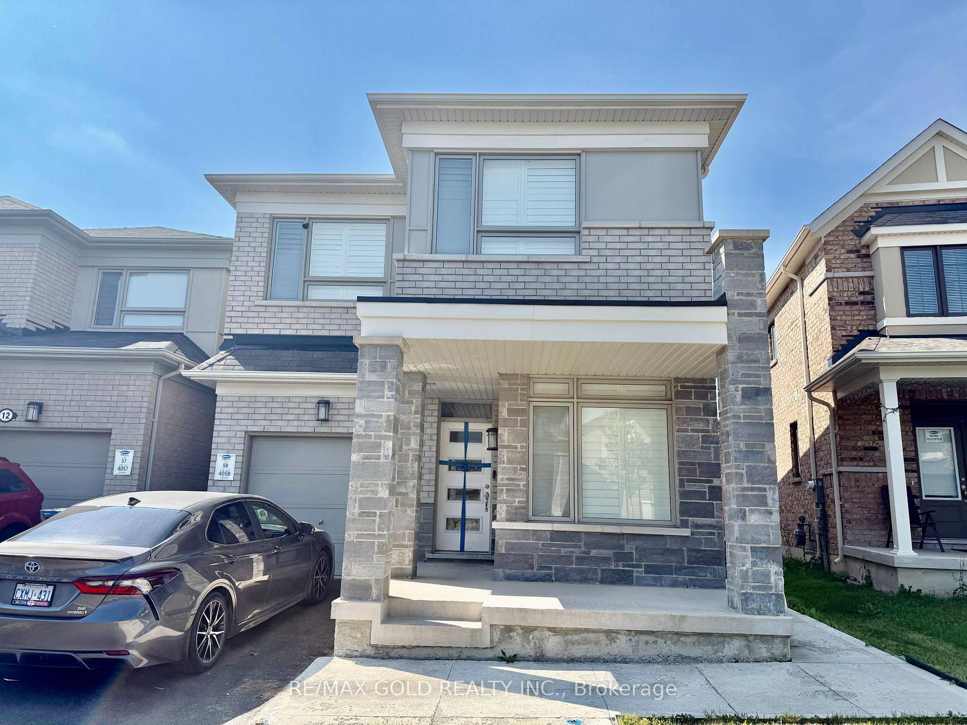 Absolutely stunning legal basement apartment available for lease, featuring 2 spacious bedrooms, plus additional versatile den, and a full washroom.