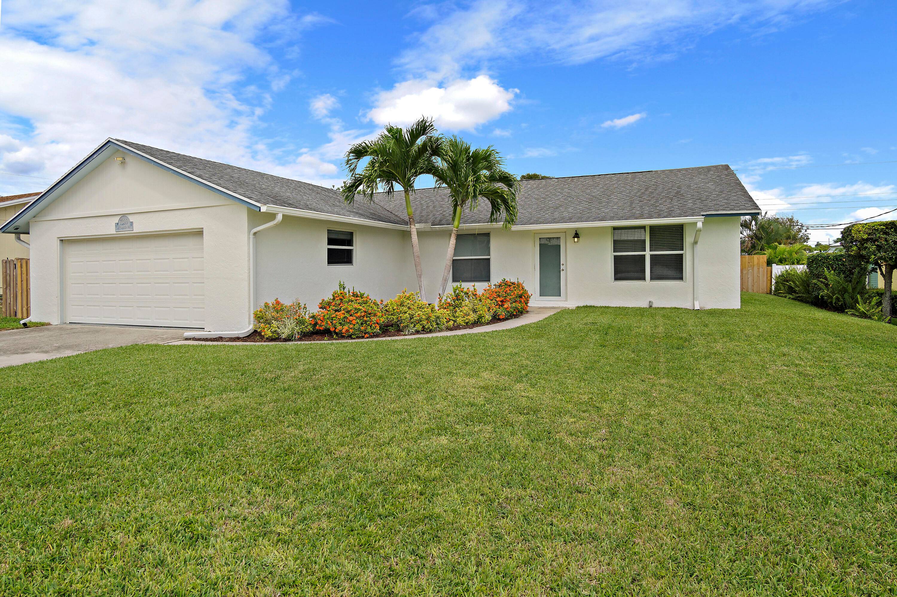 Back on the Market Move In Ready Fully Refreshed !