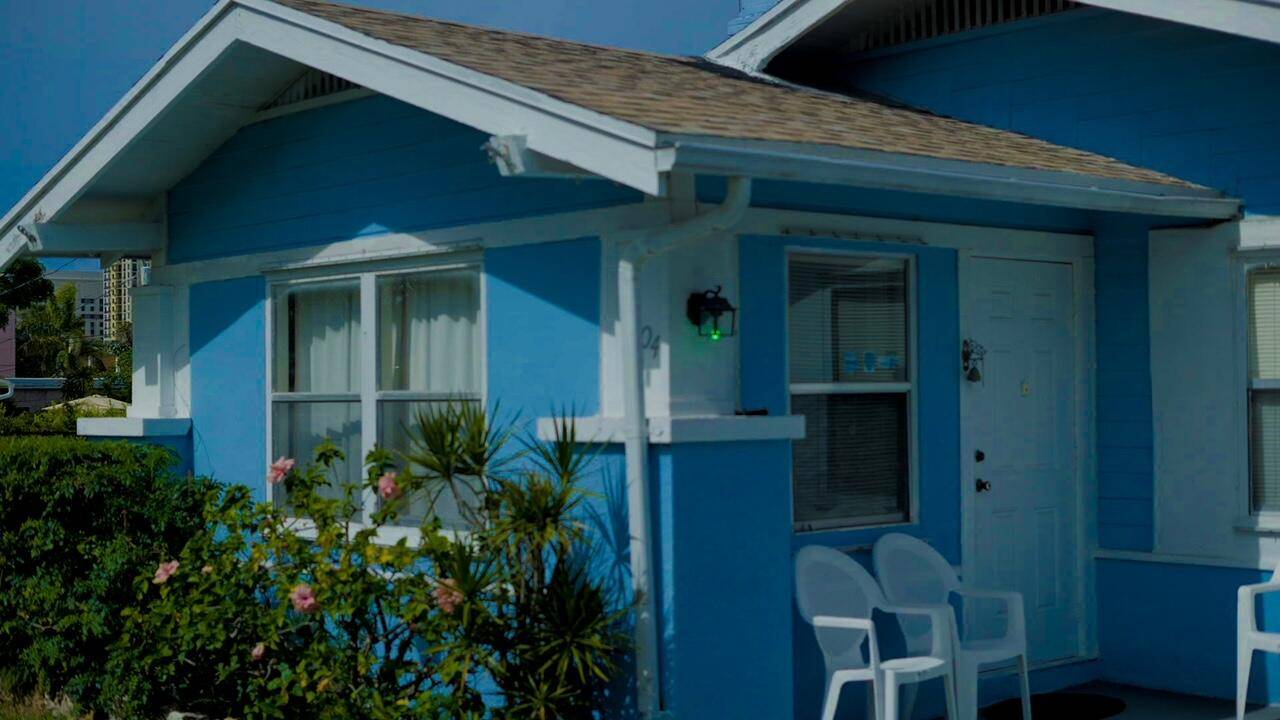 Wow come checkout this wonderful historic charmer located in downtown city place !