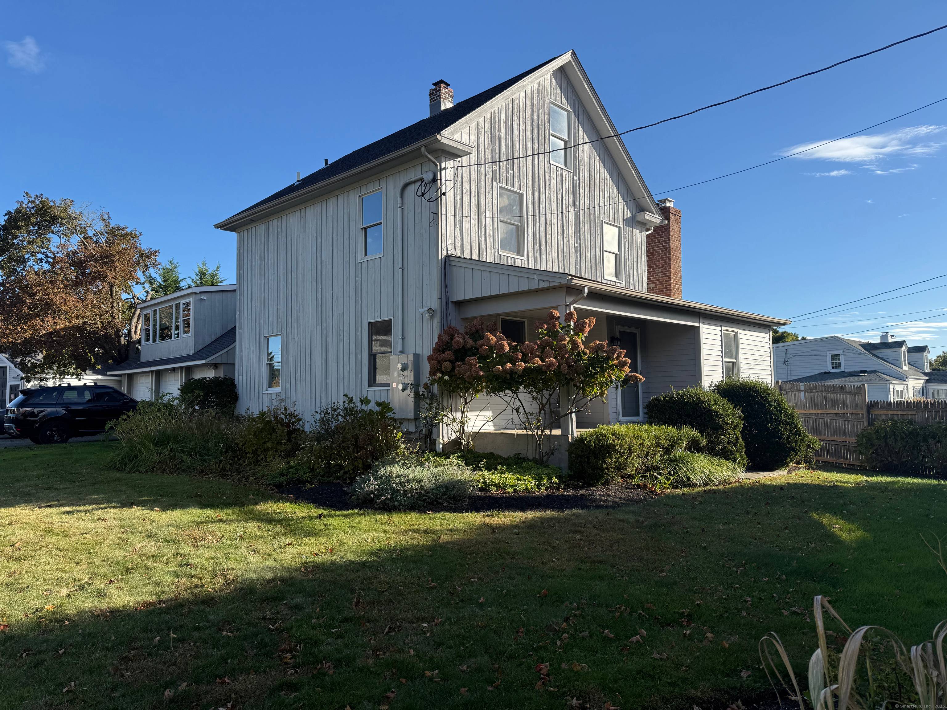 FLEXIBLE SHORT TERM RENTAL UP TO SIX MONTH TERM IN HEART OF GREENS FARMS !