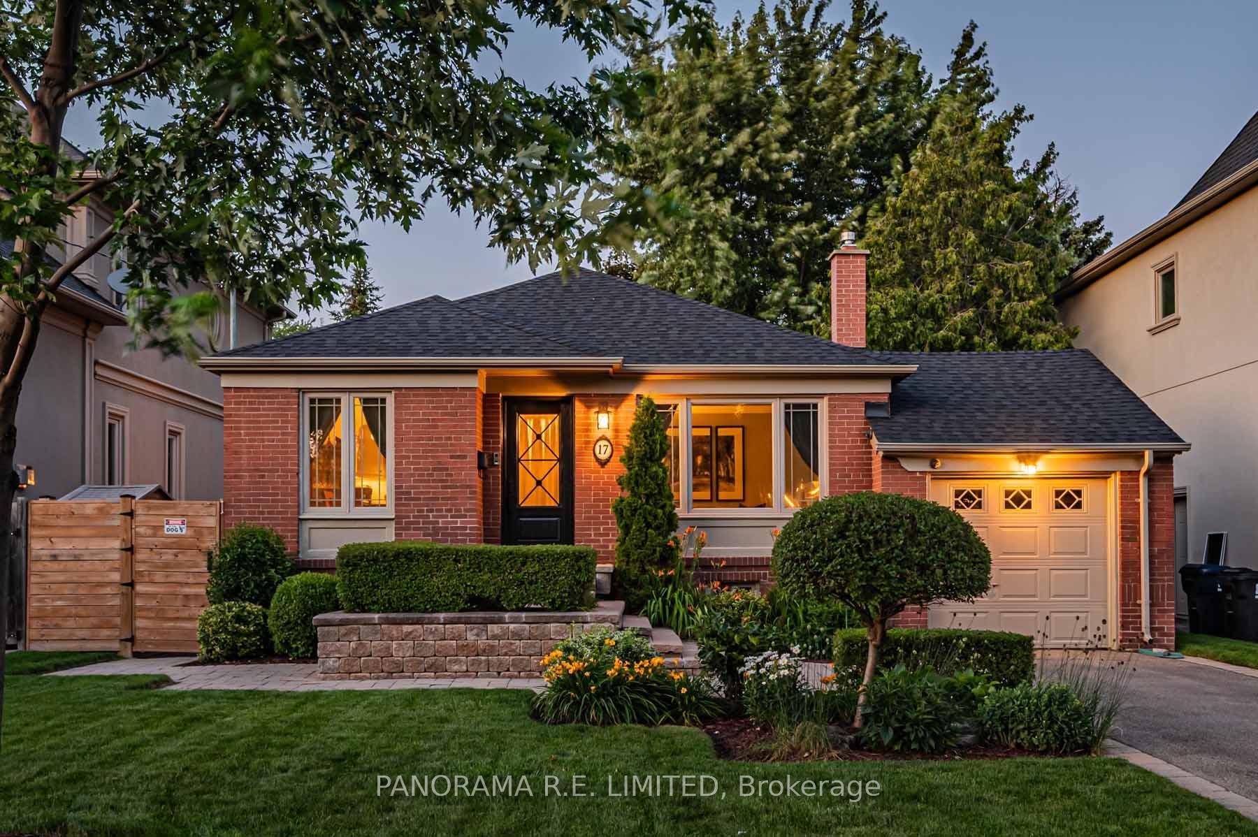 17 Dorlen Avenue is a lovely and rarely offered detached bungalow in the heart of highly desired Glen Park and Eatonville !