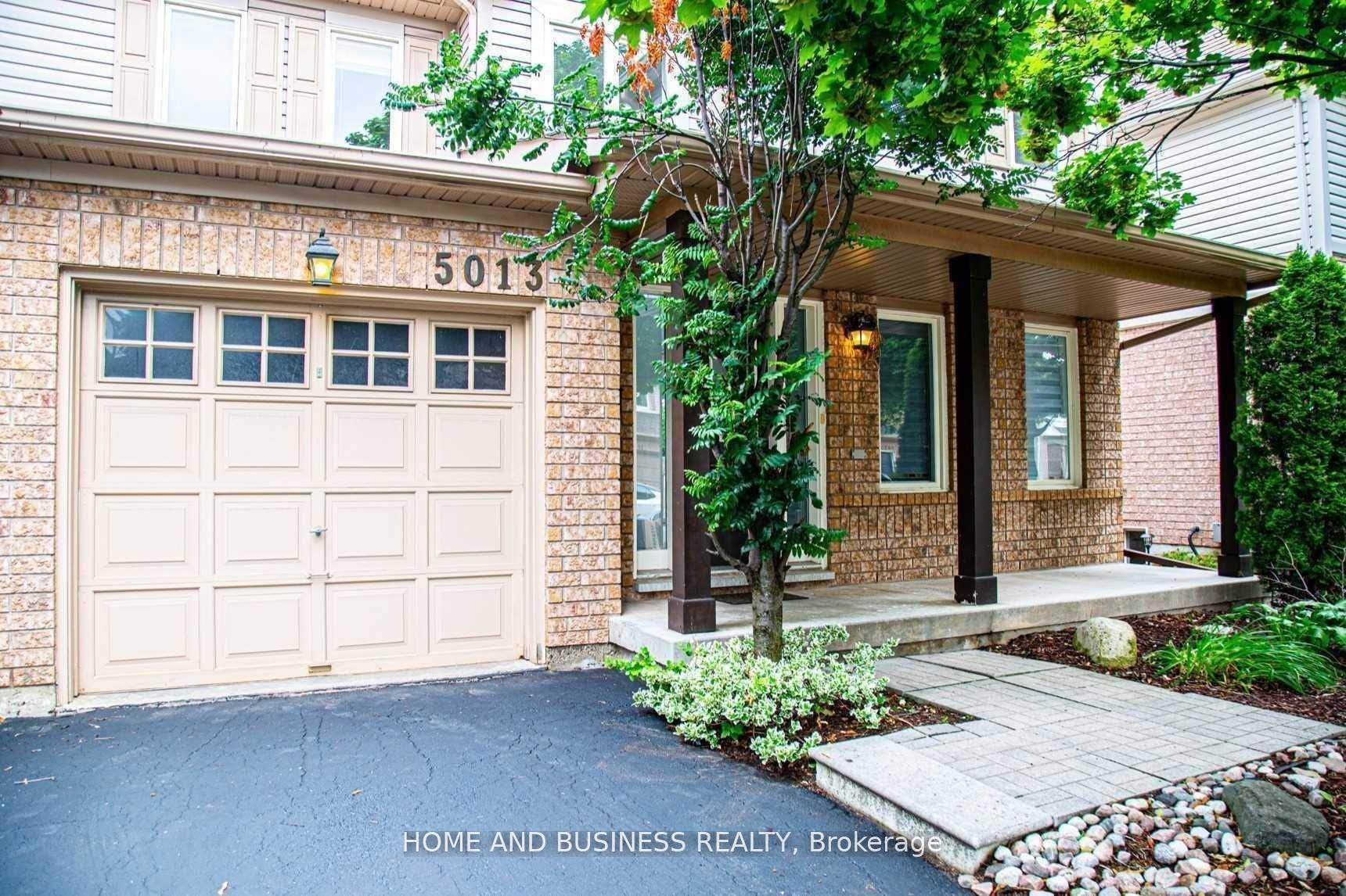 Fabulous 2 Storey Semi in The Orchard !