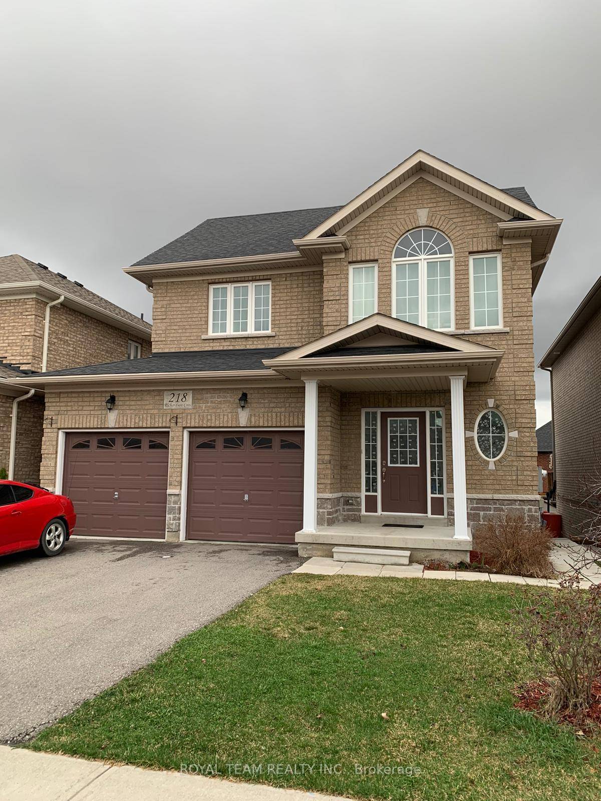 Welcome to amaizing 4 1 spacious bedrooms and 5 bathrooms home !