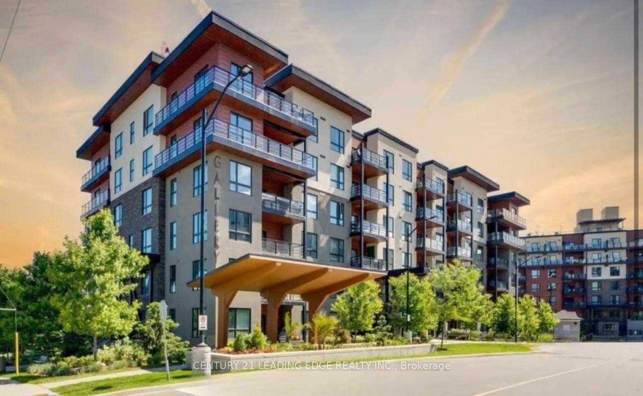 Many reasons why you will love this condo suite !