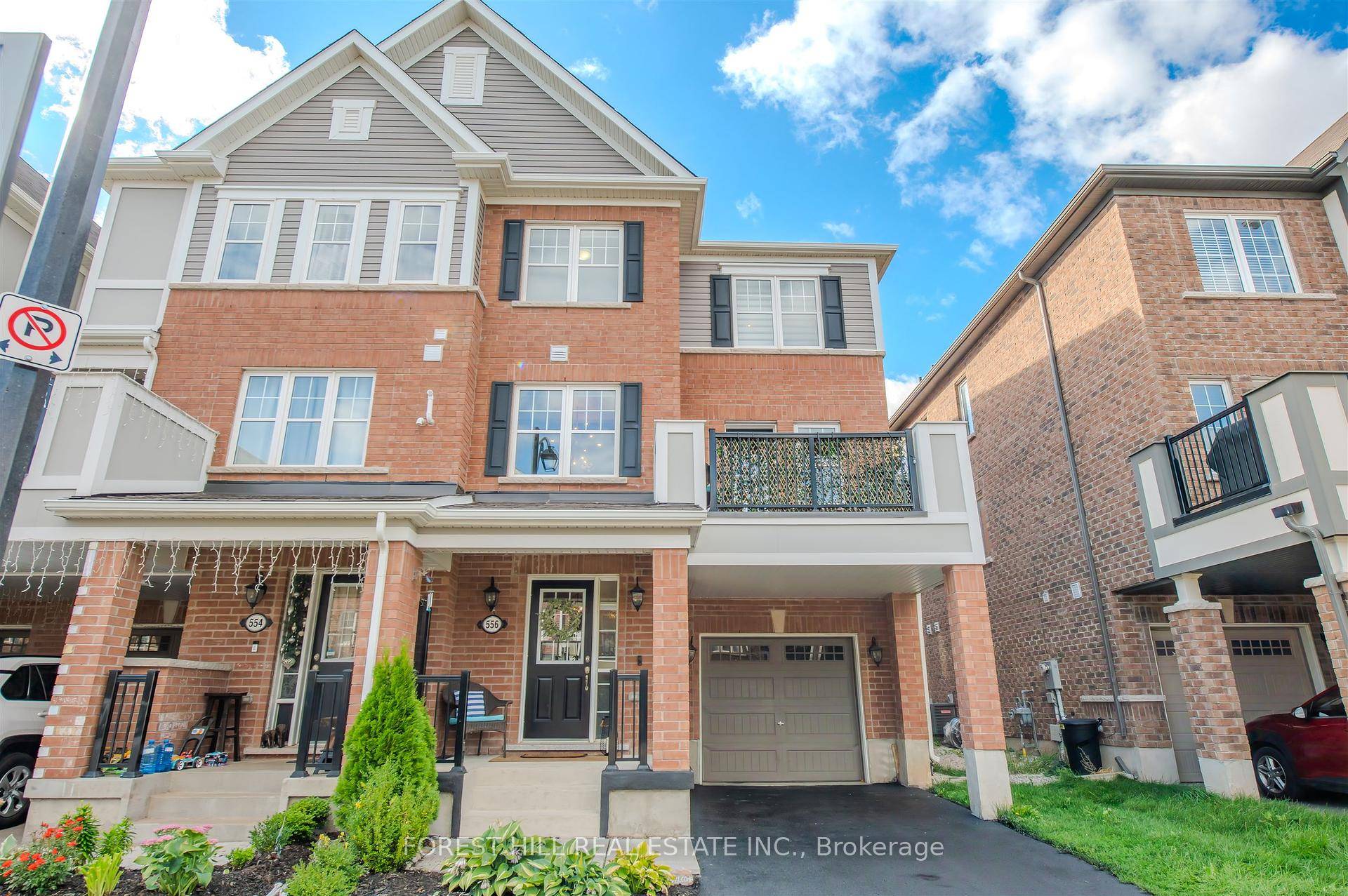 Must see End Unit Freehold Townhome in Milton's Coveted Cobban Neighbourhood !