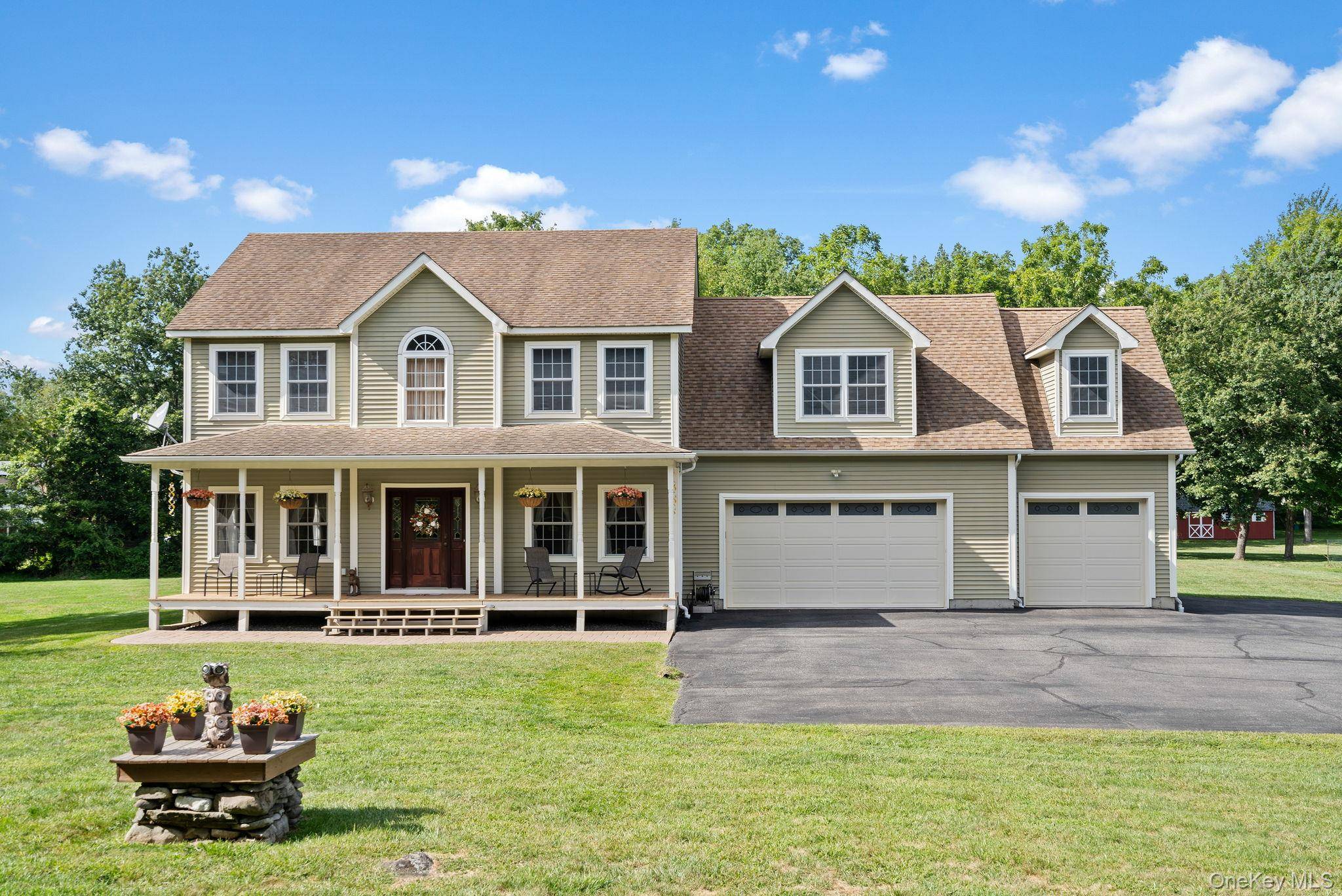 Stunning home on 1. 2 acres with amazing Brazilian Cherry floors !