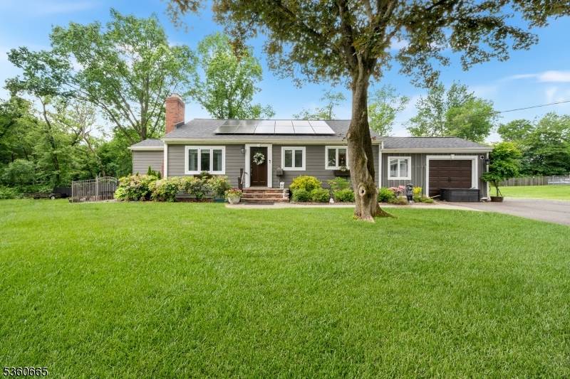 Enjoy the ease of 1 floor living at this beautifully updated 3 bed, 2 bath Ranch style home, tucked away on a quiet dead end road in desirable Middlebush section ...